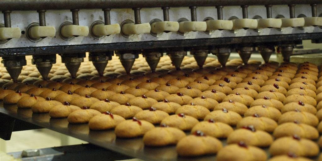Gefüllte Lebkuchenherzen: Mit Kirschfüllung, so rot wie Santas Anzug Gefüllte Lebkuchenherzen: Mit Kirschfüllung, so rot wie Santas Anzug